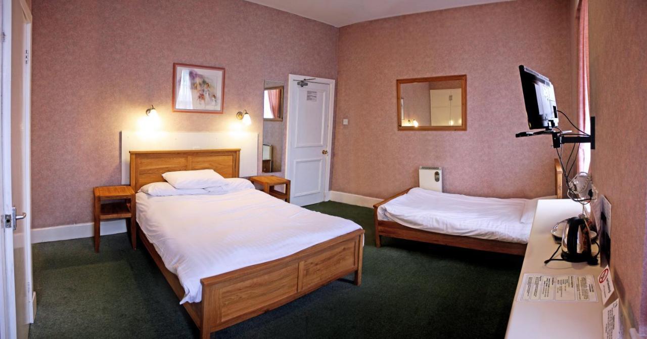 The Raven Hotel Корби Стая снимка